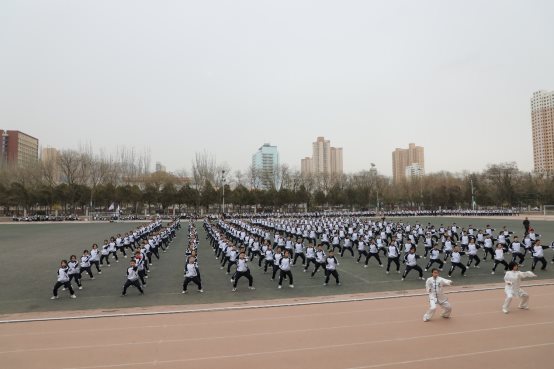 D:/单位照片/22-23-2/34届运动会1/505A5112.JPG
