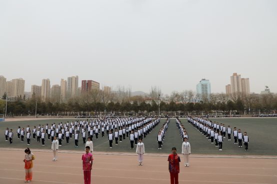 D:/单位照片/22-23-2/34届运动会1/505A5105.JPG